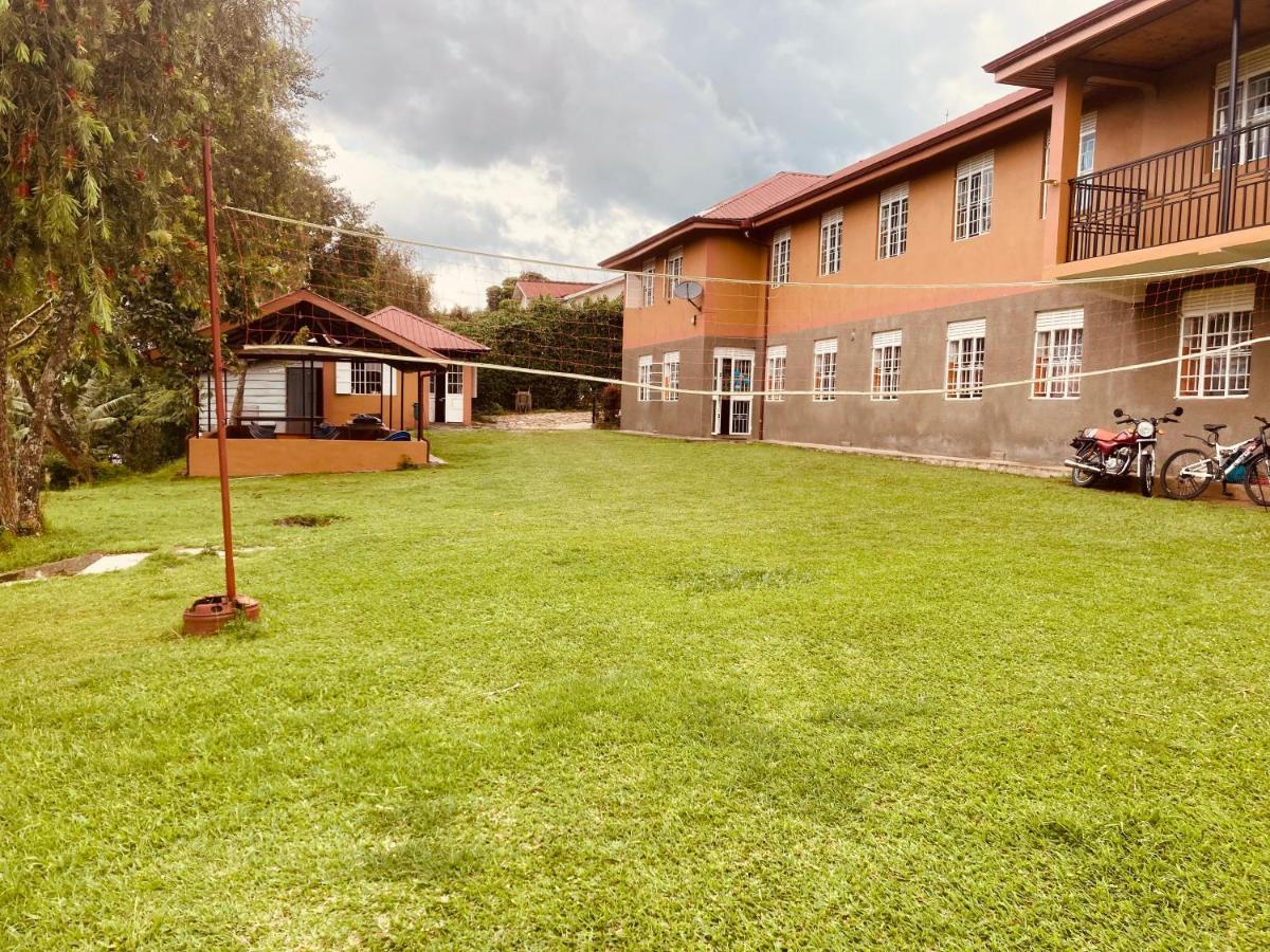 Yes Hostel Fort Portal Extérieur photo